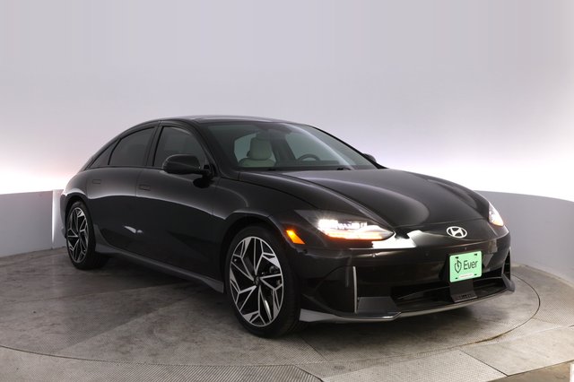 2024 Hyundai IONIQ 6 — photo 10 of 24