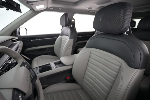 2024 Kia EV9 — photo 3 of 23
