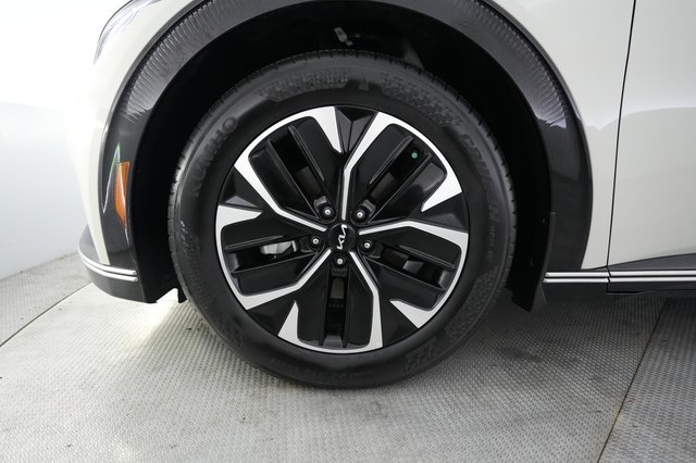 2024 Kia EV6 — photo 15 of 23