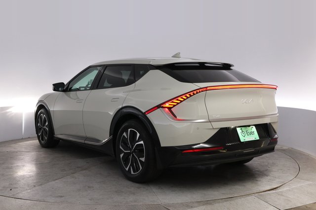 2024 Kia EV6 — photo 13 of 23
