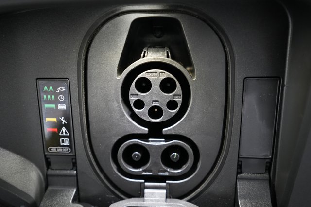 2024 Audi Q8 e-tron — photo 8 of 23