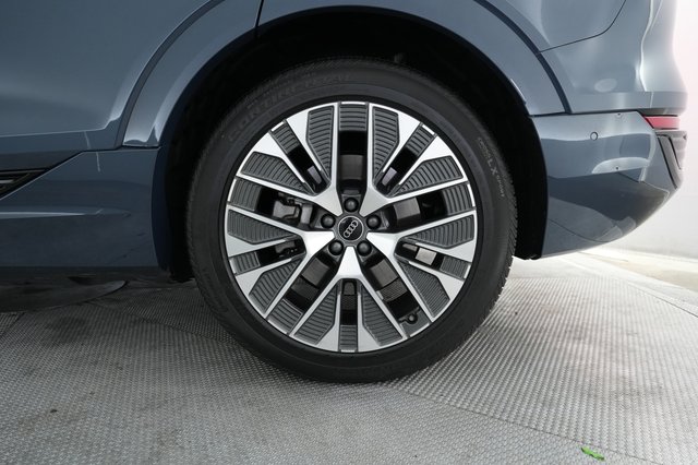 2024 Audi Q8 e-tron — photo 7 of 23
