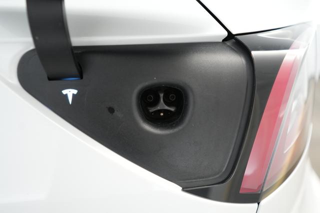 2021 Tesla Model Y — photo 8 of 21