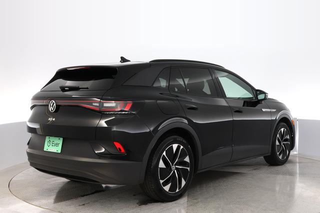 2022 Volkswagen ID.4 — photo 2 of 18