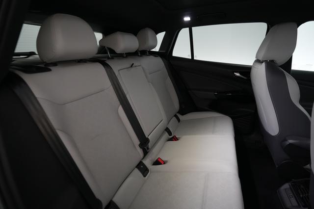 2022 Volkswagen ID.4 — photo 4 of 18