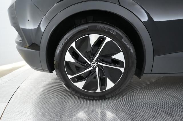 2022 Volkswagen ID.4 — photo 7 of 18