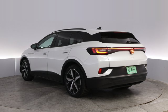 2023 Volkswagen ID.4 — photo 13 of 23