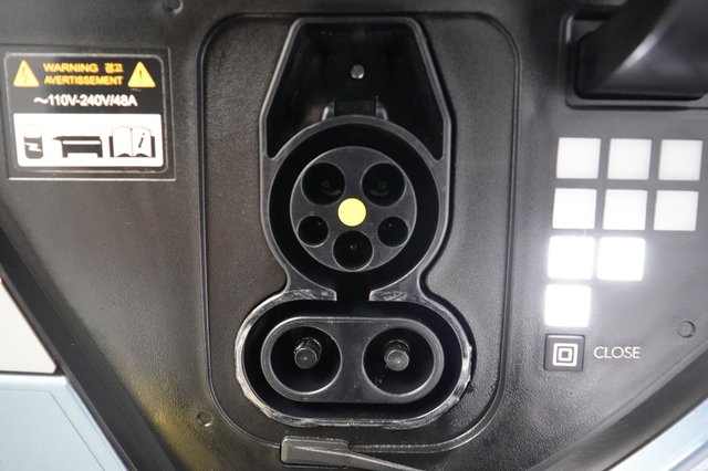2024 Hyundai IONIQ 5 — photo 8 of 21