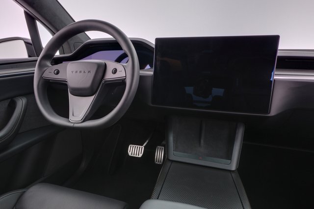 2023 Tesla Model X — photo 22 of 26