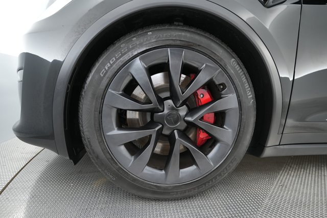2023 Tesla Model X — photo 16 of 26