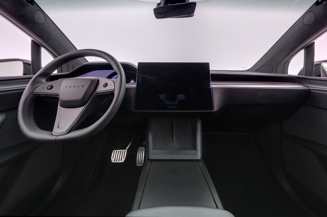 2023 Tesla Model X — photo 23 of 26