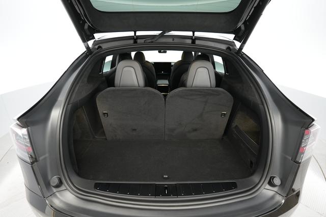 2023 Tesla Model X — photo 6 of 26