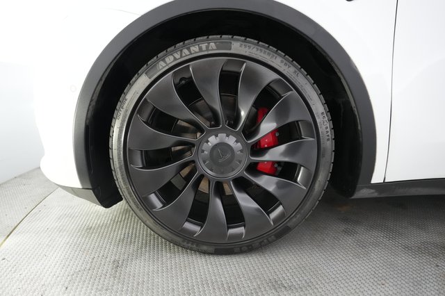2022 Tesla Model Y — photo 15 of 21