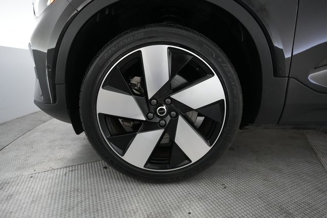 2023 Volvo C40 Recharge — photo 14 of 23