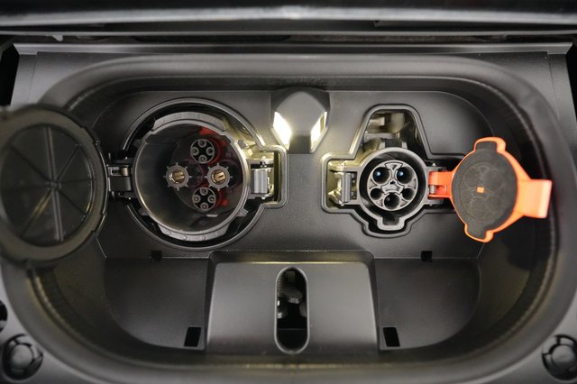 2024 Nissan LEAF — photo 8 of 23