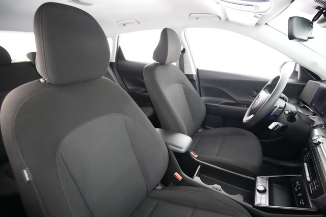 2024 Hyundai Kona Electric — photo 18 of 24