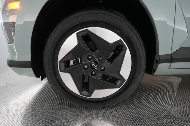 2024 Hyundai Kona Electric — photo 15 of 24