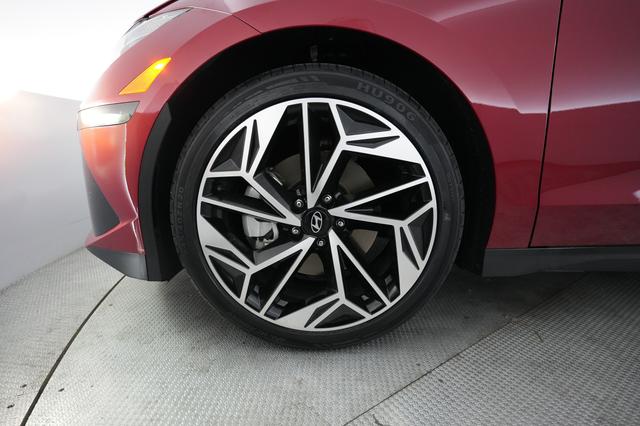 2024 Hyundai IONIQ 6 — photo 7 of 24
