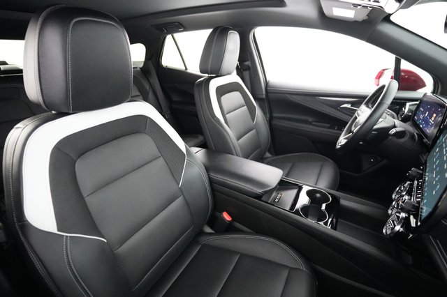 2024 Chevrolet Blazer EV — photo 18 of 24