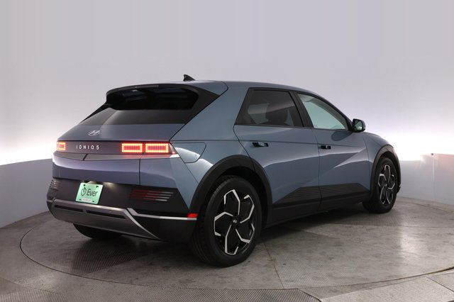 2024 Hyundai IONIQ 5 — photo 2 of 23