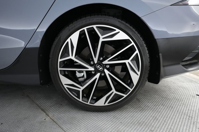 2024 Hyundai IONIQ 6 — photo 7 of 24