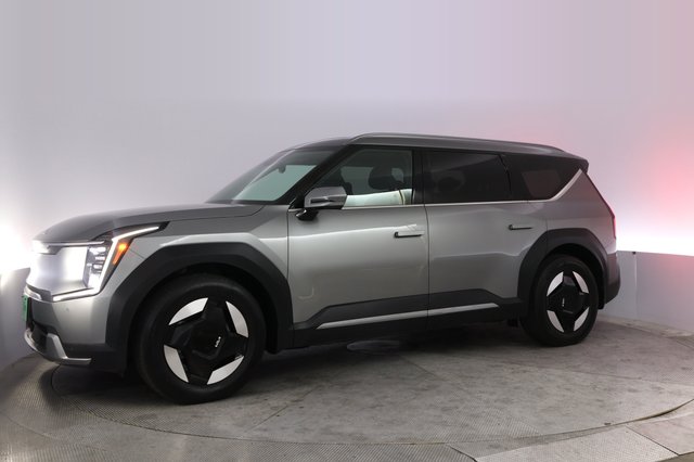 2024 Kia EV9 — photo 14 of 26