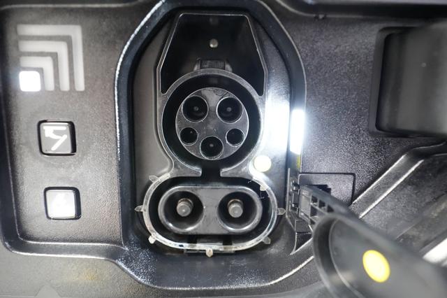 2024 Kia EV9 — photo 8 of 26