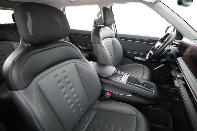 2024 Kia EV9 — photo 18 of 25