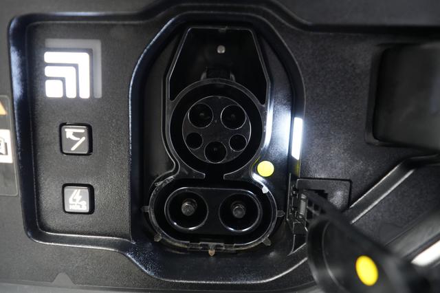 2024 Kia EV9 — photo 8 of 25