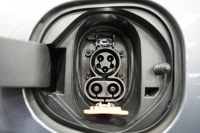 2022 Chevrolet Bolt EV — photo 8 of 23
