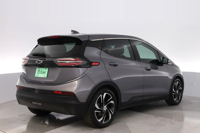 2022 Chevrolet Bolt EV — photo 2 of 23