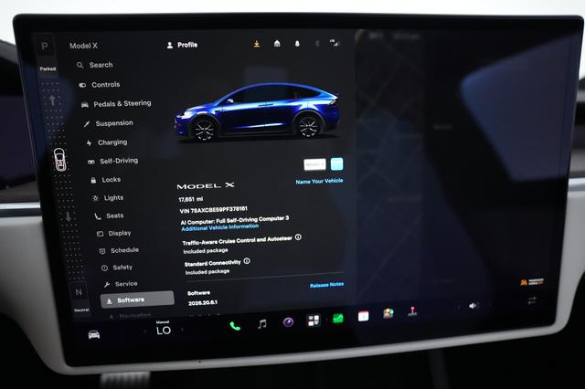 2023 Tesla Model X — photo 5 of 26