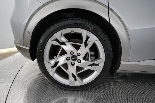 2023 Genesis GV60 — photo 7 of 22