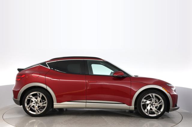 2023 Genesis GV60 — photo 10 of 22