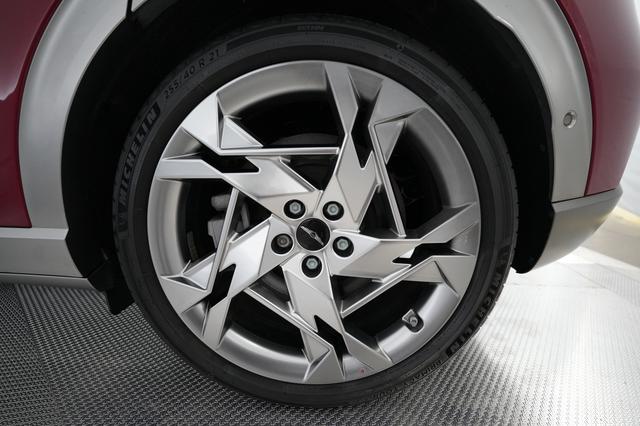 2023 Genesis GV60 — photo 7 of 22