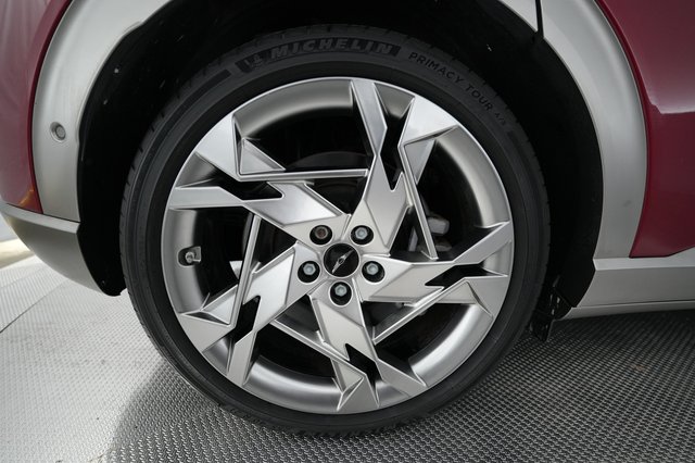 2023 Genesis GV60 — photo 15 of 22