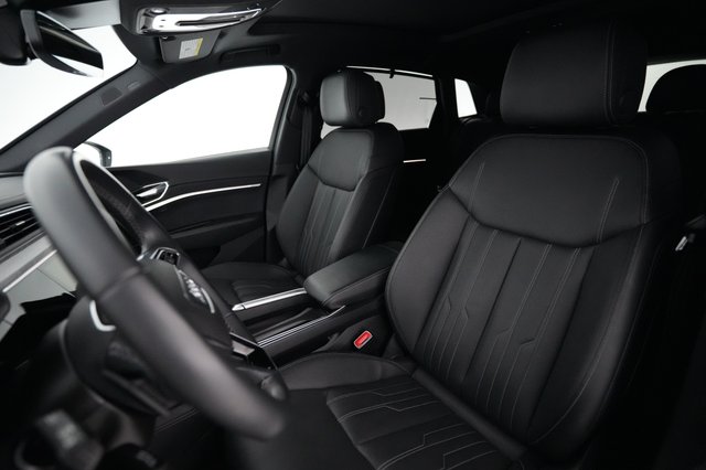 2023 Audi e-tron — photo 3 of 29