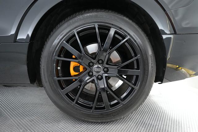 2023 Audi e-tron — photo 7 of 29