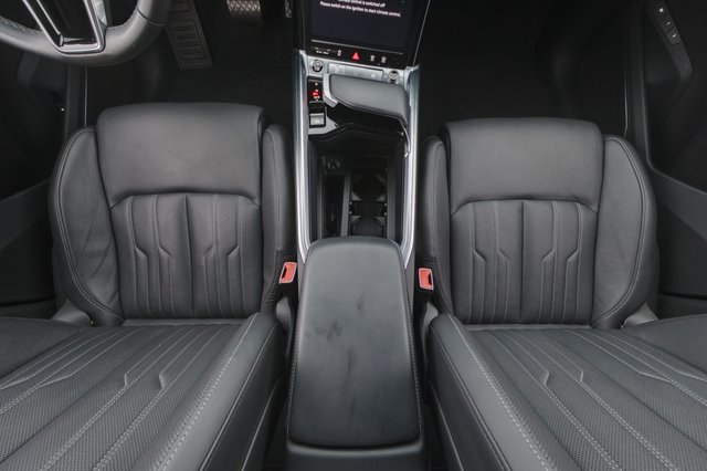 2023 Audi e-tron — photo 22 of 29