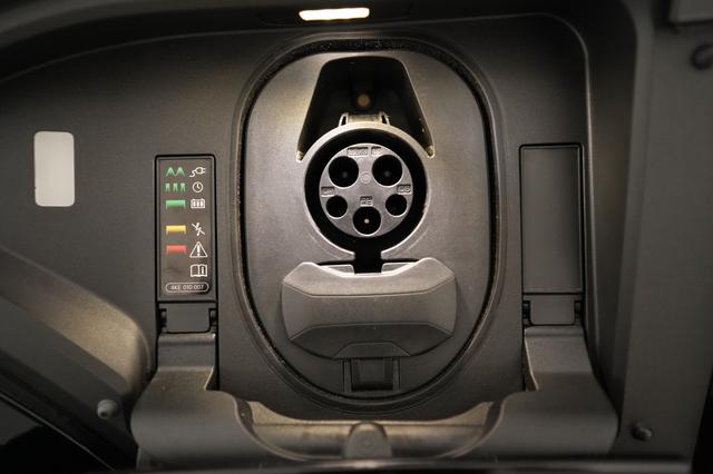 2023 Audi e-tron — photo 8 of 29
