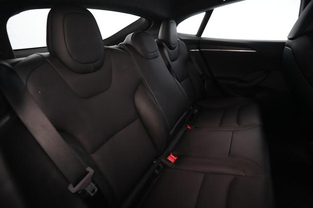 2023 Tesla Model S — photo 4 of 24