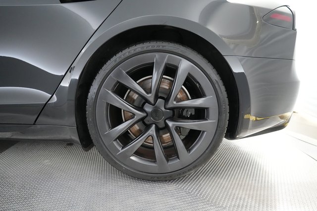 2023 Tesla Model S — photo 17 of 24