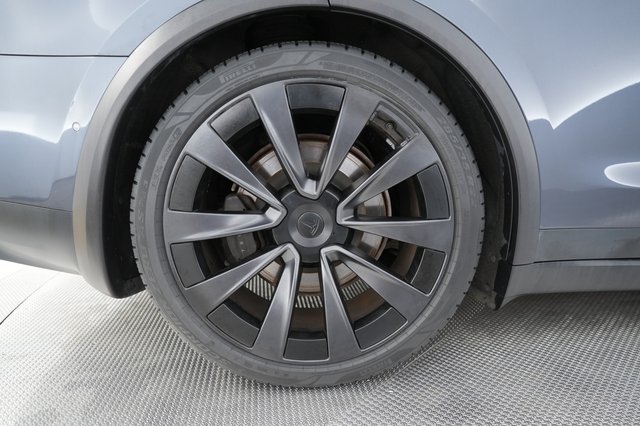 2023 Tesla Model X — photo 7 of 26