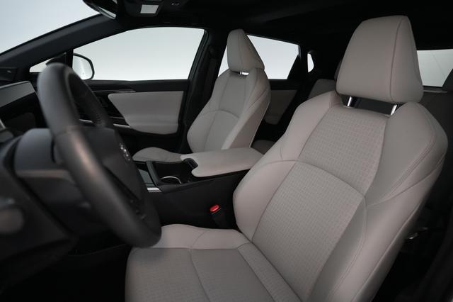 2024 Toyota bZ4X — photo 3 of 23