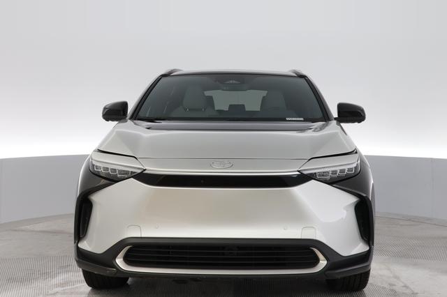 2024 Toyota bZ4X — photo 9 of 23