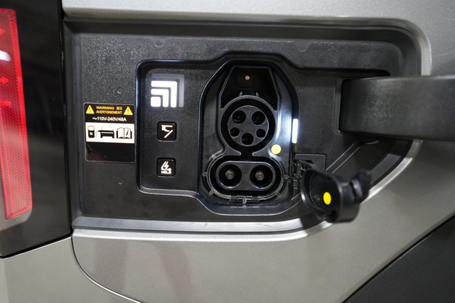 2024 Kia EV9 — photo 8 of 27