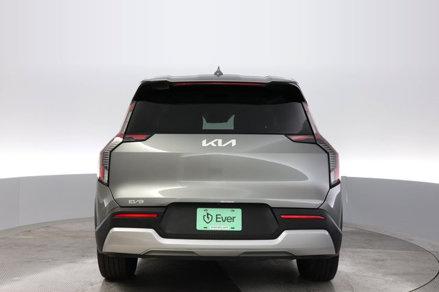 2024 Kia EV9 — photo 12 of 27