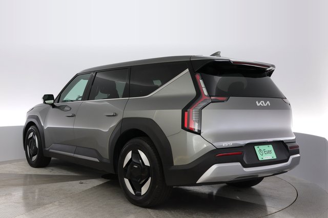 2024 Kia EV9 — photo 13 of 27