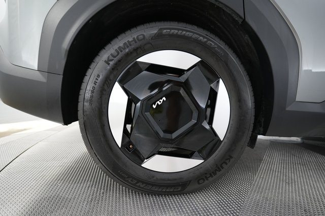 2024 Kia EV9 — photo 15 of 27