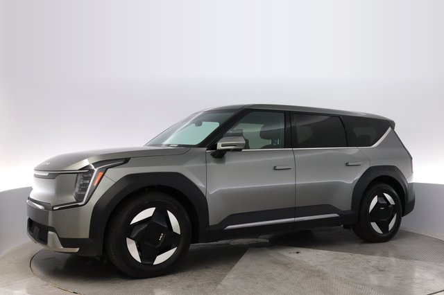 2024 Kia EV9 — photo 14 of 27
